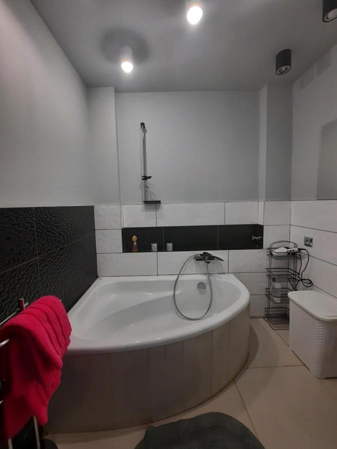 Appartement Apartament Zorzy Przy Instytucie Kardiologii Anin à Varsovie Extérieur photo