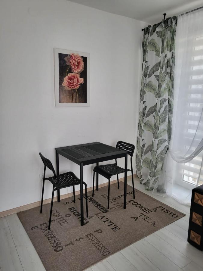 Appartement Apartament Zorzy Przy Instytucie Kardiologii Anin à Varsovie Extérieur photo